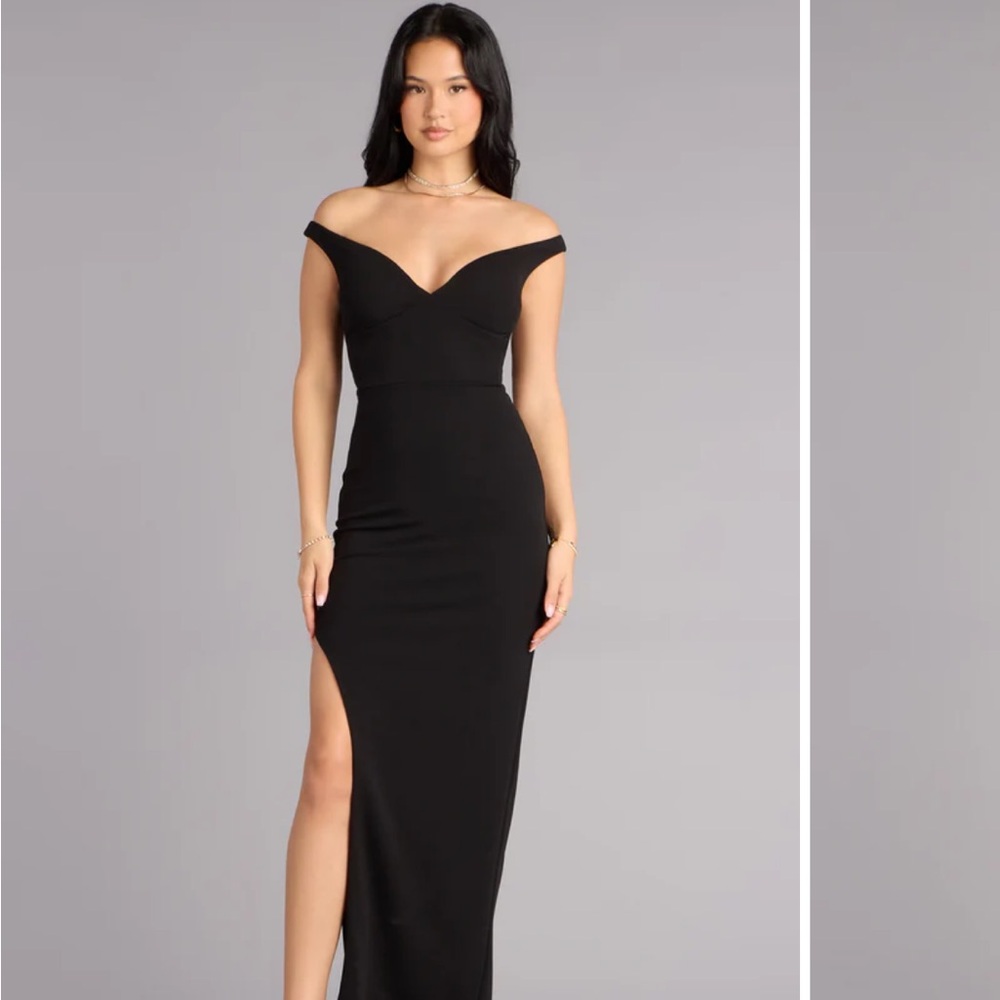 Windsor “Aliana” Black Off-Shoulder Dress